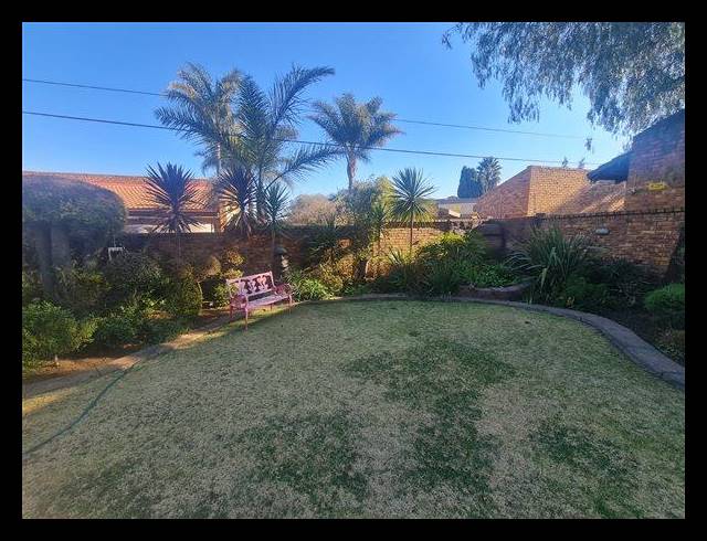 4 BEDROOM HOUSE FOR SALE IN SUNWARD PARK